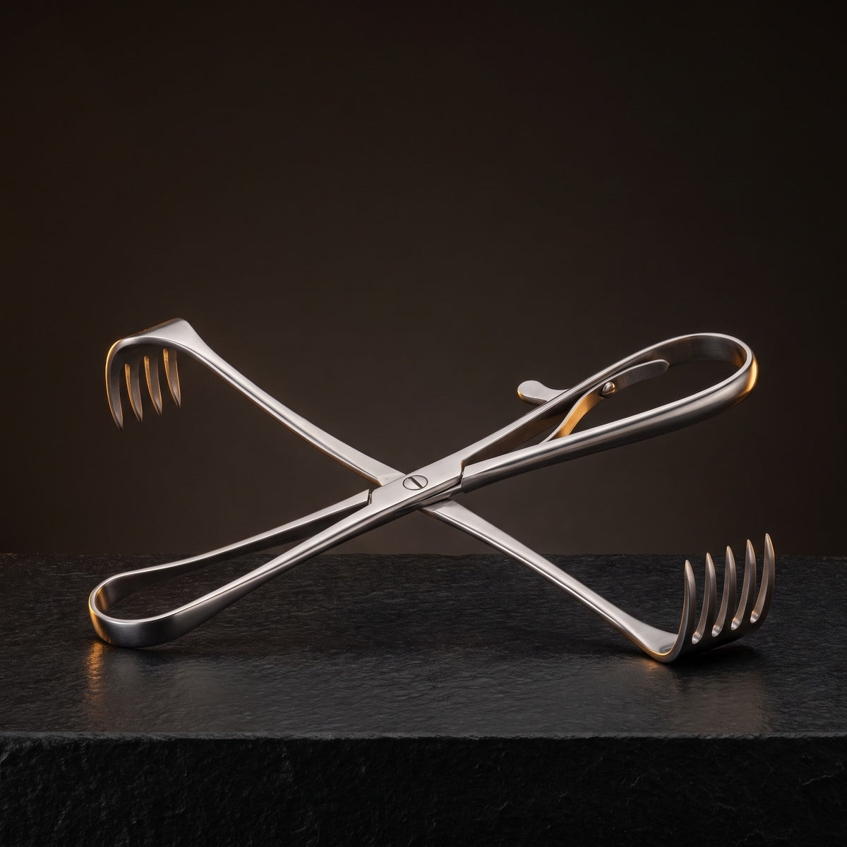 Travers Self-Retaining Retractor, 21.6 cm, 4 x 5 Sharp — studio hero on dark charcoal
